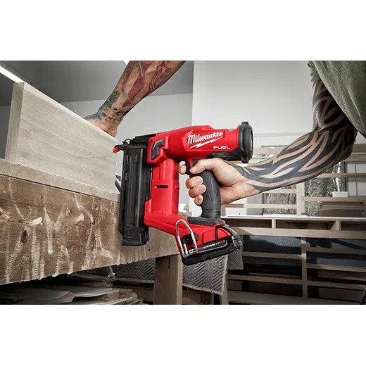 Milwaukee m18 best sale brad nailer kit